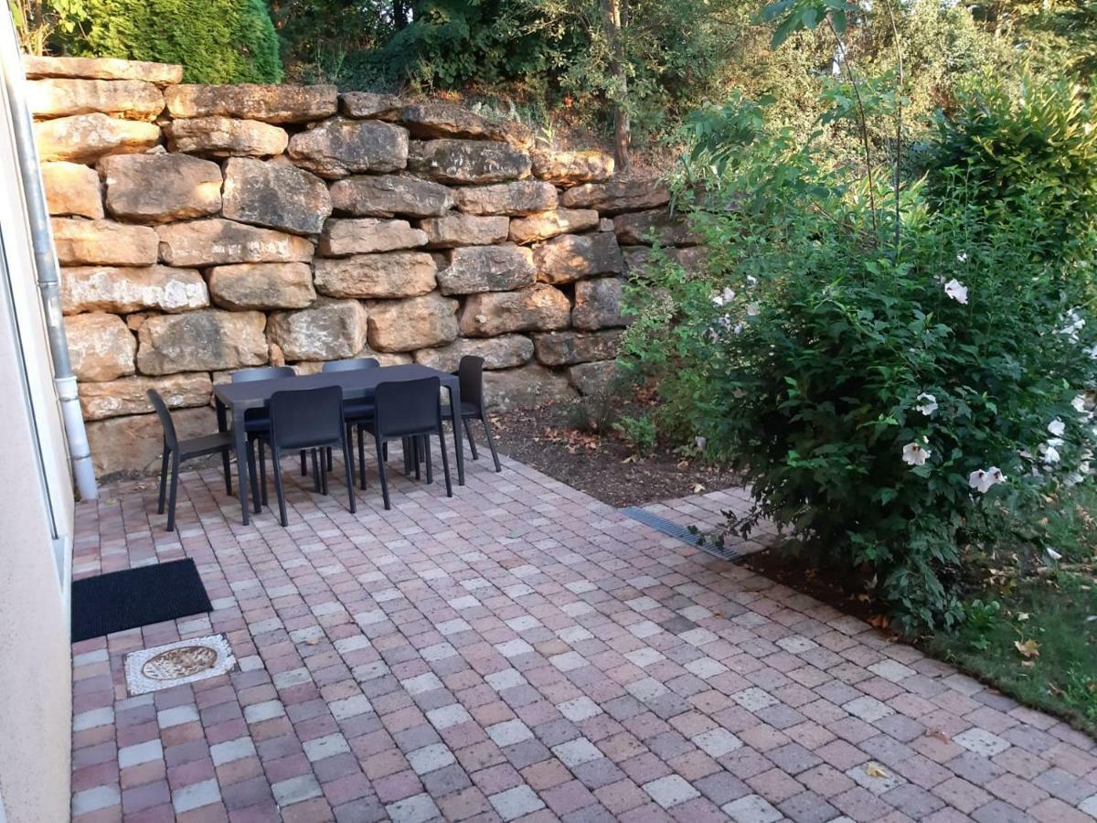 Appartement Dans Propriete Calme En Pleine Nature Charbonnières-les-Bains Zewnętrze zdjęcie